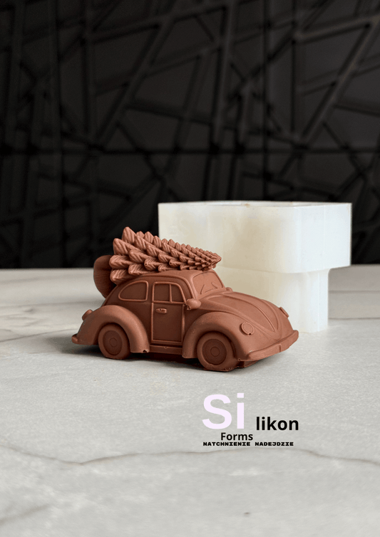 Samochód z choinką