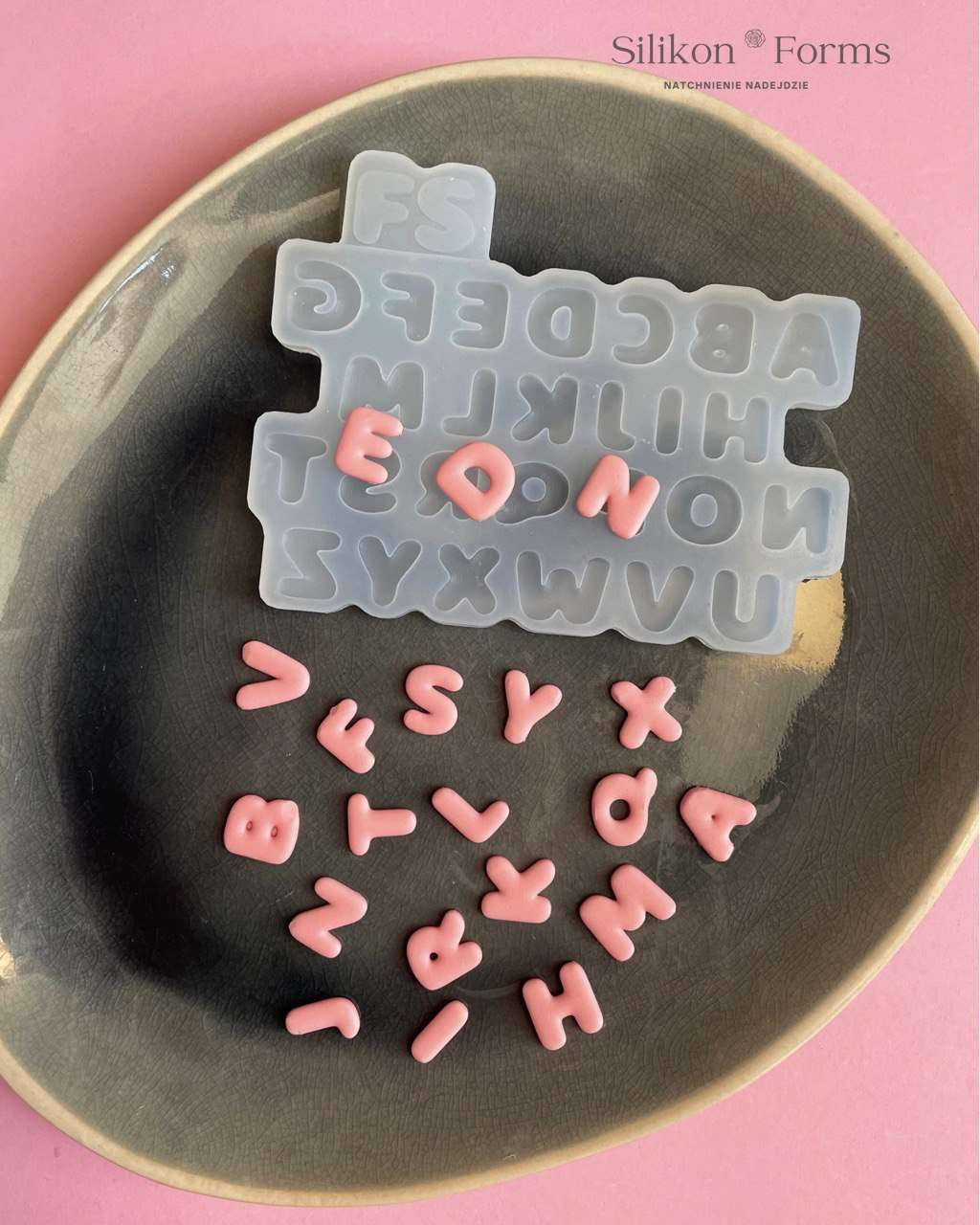 Forma do małych liter alfabetu